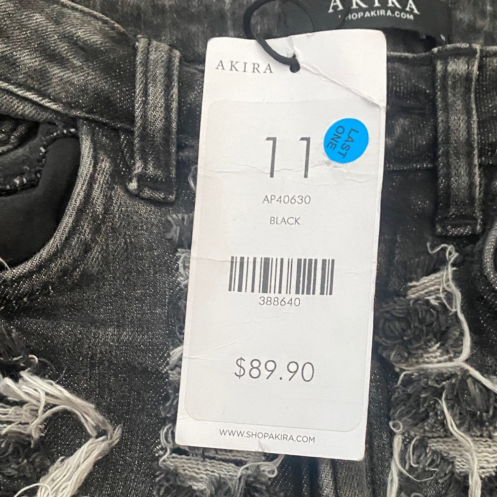 AKIRA SUPER DISTRESSED RELAXED FIT JEANS - Picture 4 of 12